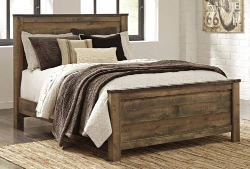 Queen Panel Bed with Metal Bracket Accents in Brown S7895