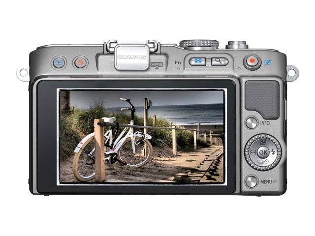 Digital camera - mirrorless - 12.3 MP - Four Thirds - 3x optical zoom 14-42mm lens - silver I3369