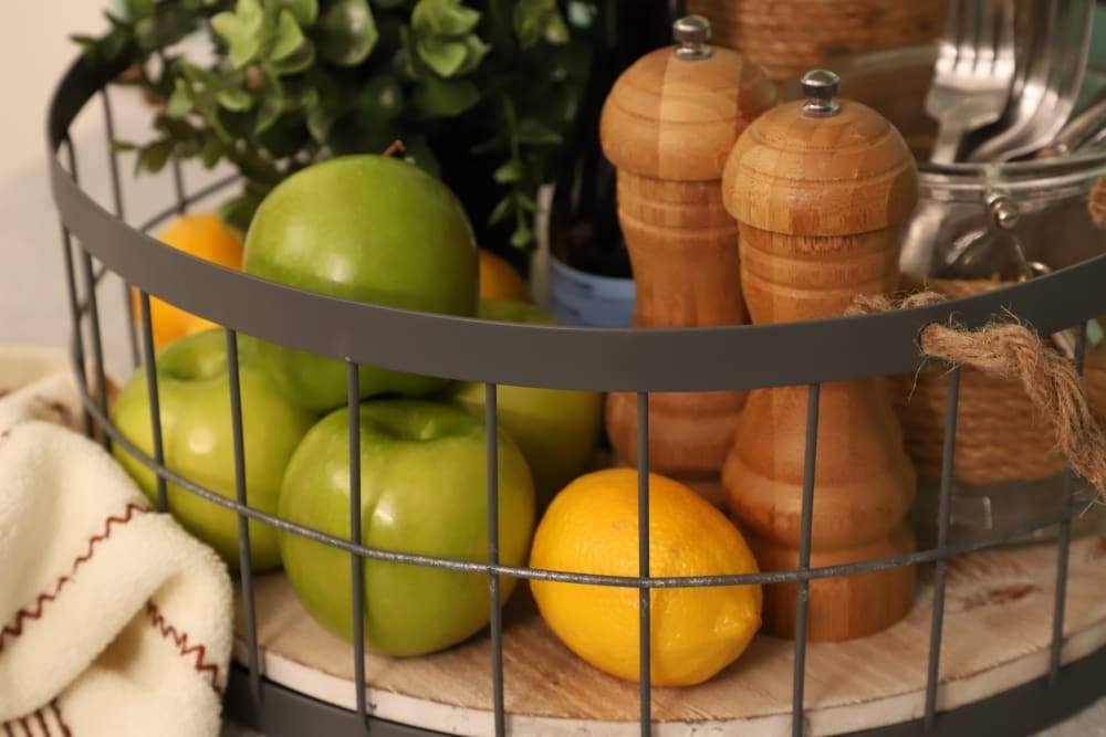 Black and Brown Round Metallic Wire Storage Baskets with Handle, Set of 2 O3683