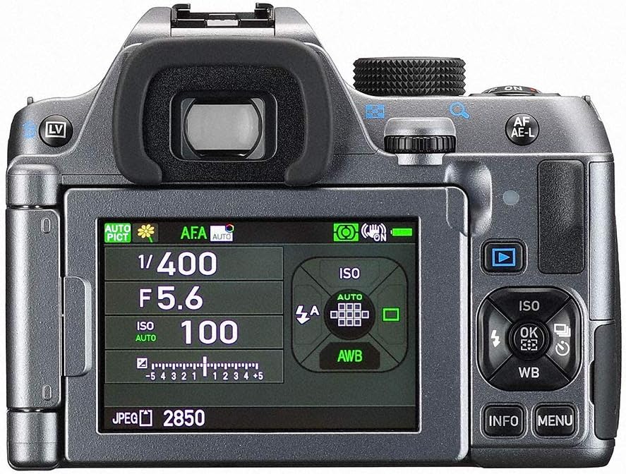 Weather-Sealed DSLR Camera with 18-135mm Lens X1967