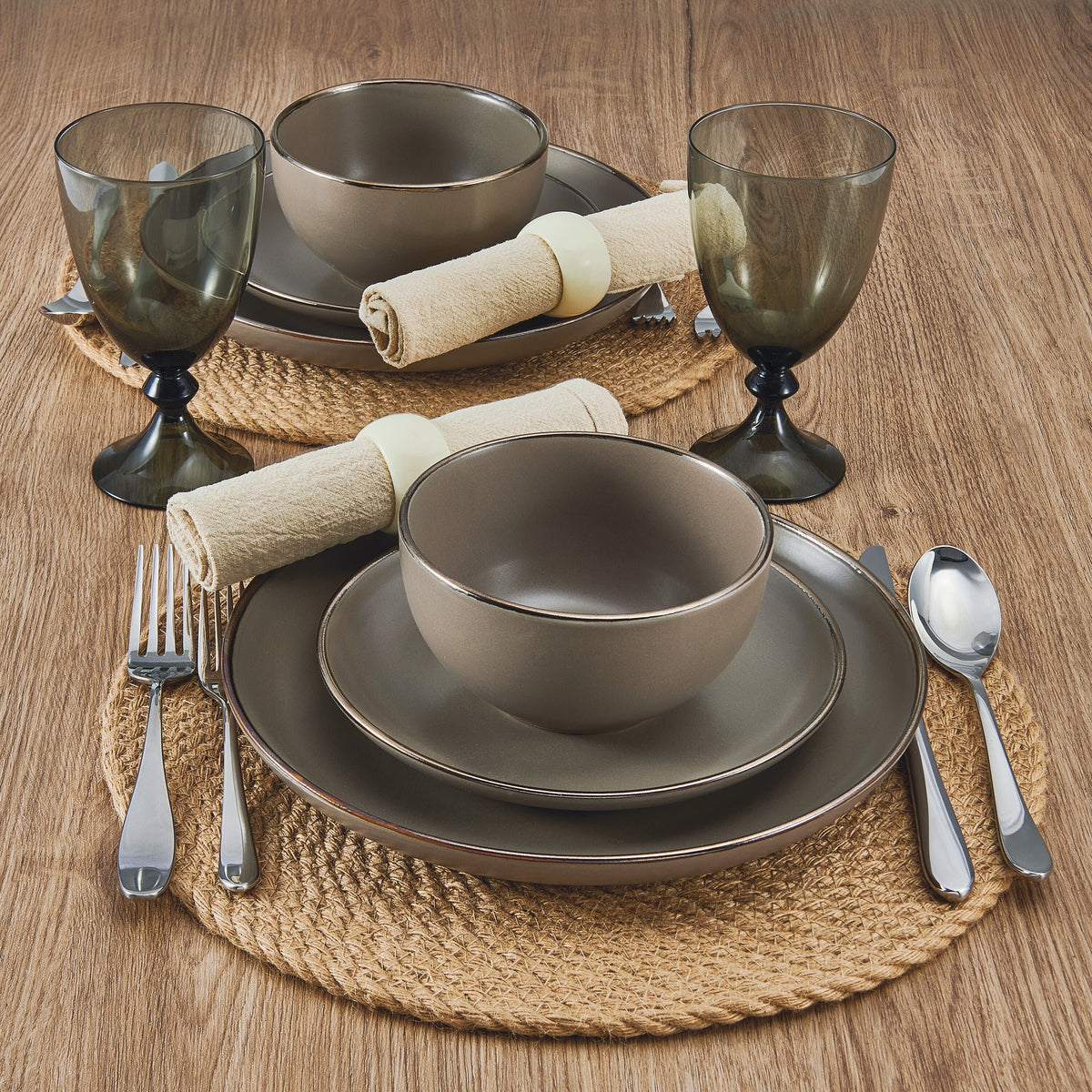 12-piece Stoneware Dinnerware set in Gray Y893551