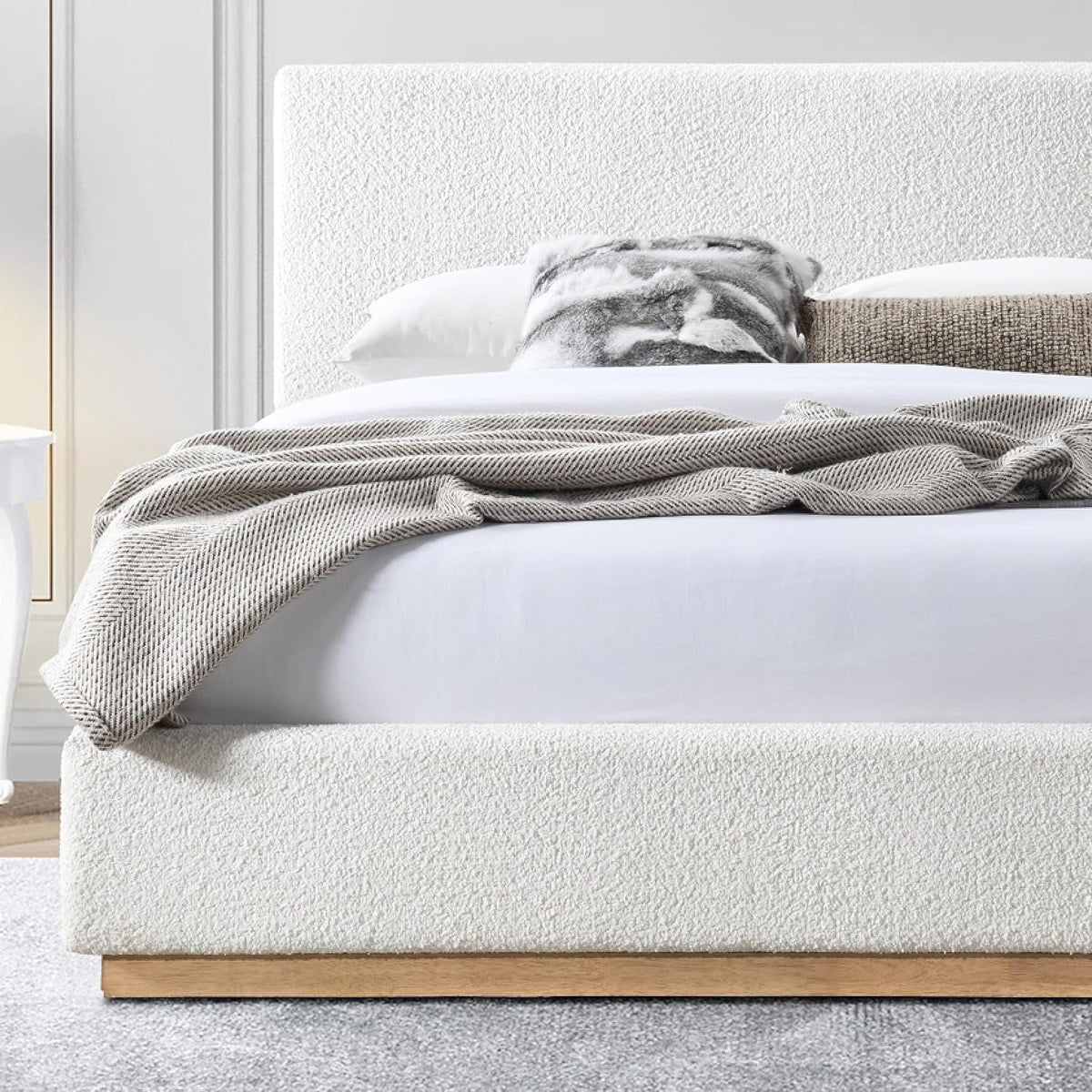 Queen Boucle Platform Bed Q239