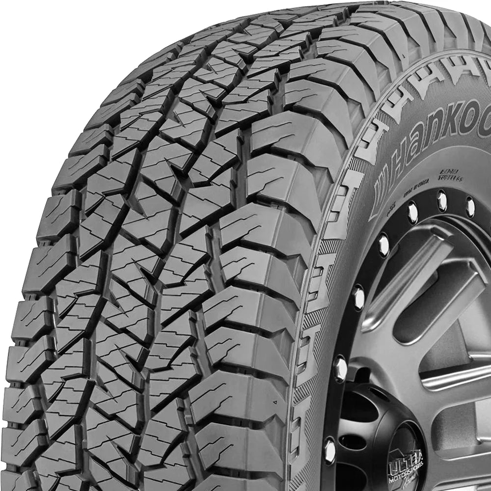 255/70R18 113T Tire R401494