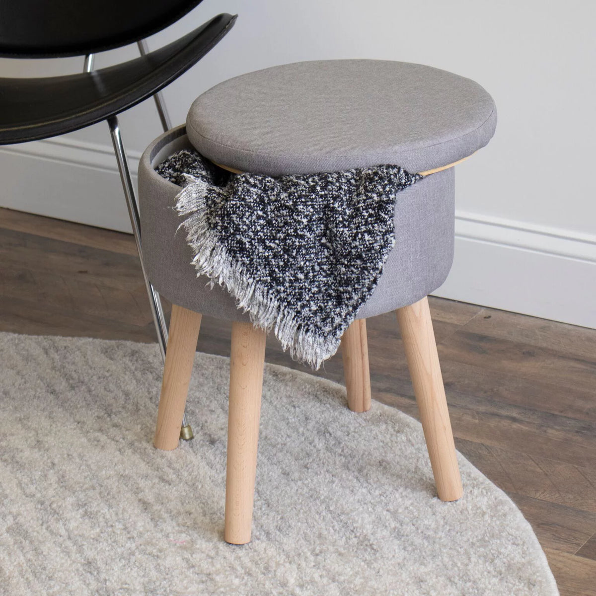 14" Round Storage Ottoman with Tray T262