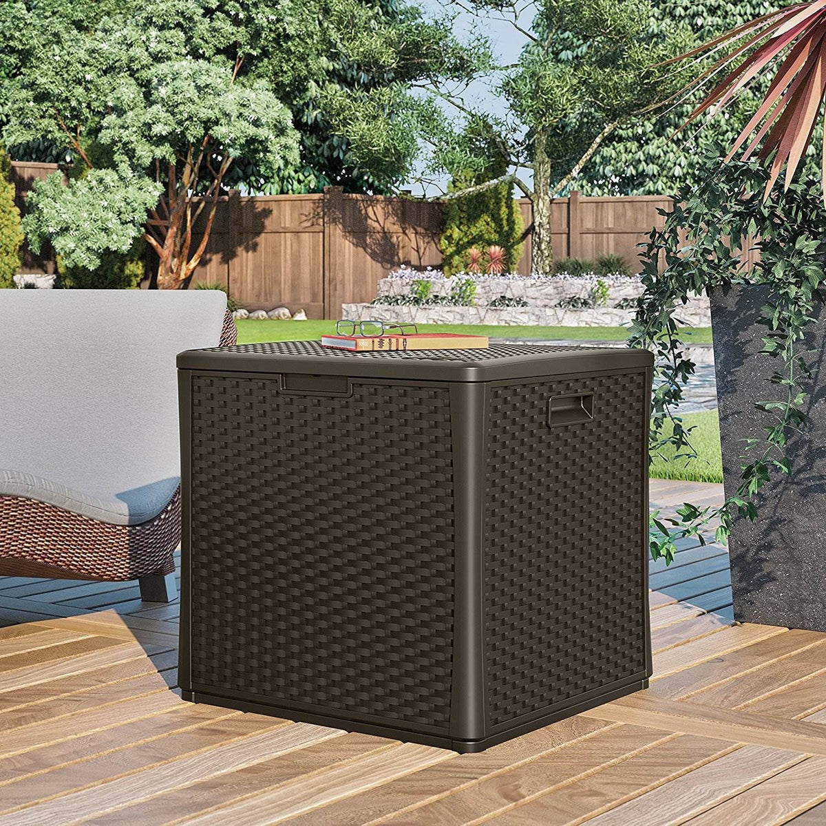60 Gallon Resin Deck Box L818